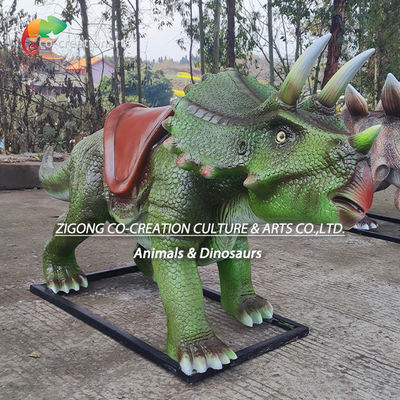 Interattiva Fibra di vetro Triceratops Ride-On: Scultura di dinosauro per bambini per parchi a tema e mostre
